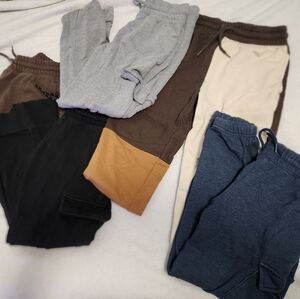 Selling 5 pairs of Youth sweatpants.